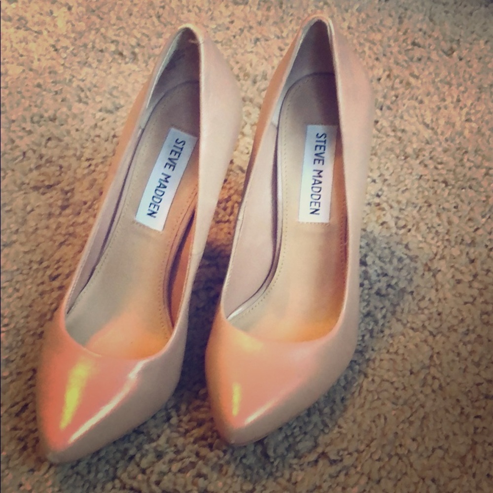 Steve Madden nude pumps